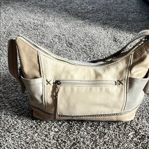 Elegant Tan Leather Shoulder Bag